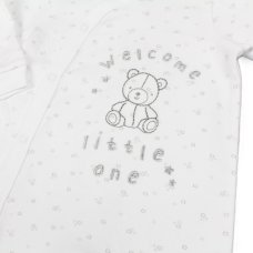 M15928: Baby " Welcome little One" Cotton Sleepsuit (NB-3 Months)